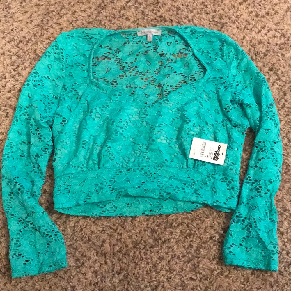 Long sleeve lace crop top